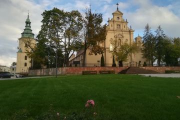 WYCIECZKA W GÓRY ŚWIĘTOKRZYSKIE I DO SANDOMIERZA